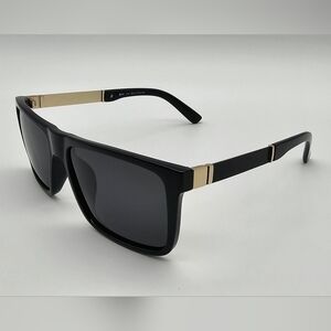 Women’s Classic Polarized Sunglasses Ultralight D54 • Black W/Gold Arms